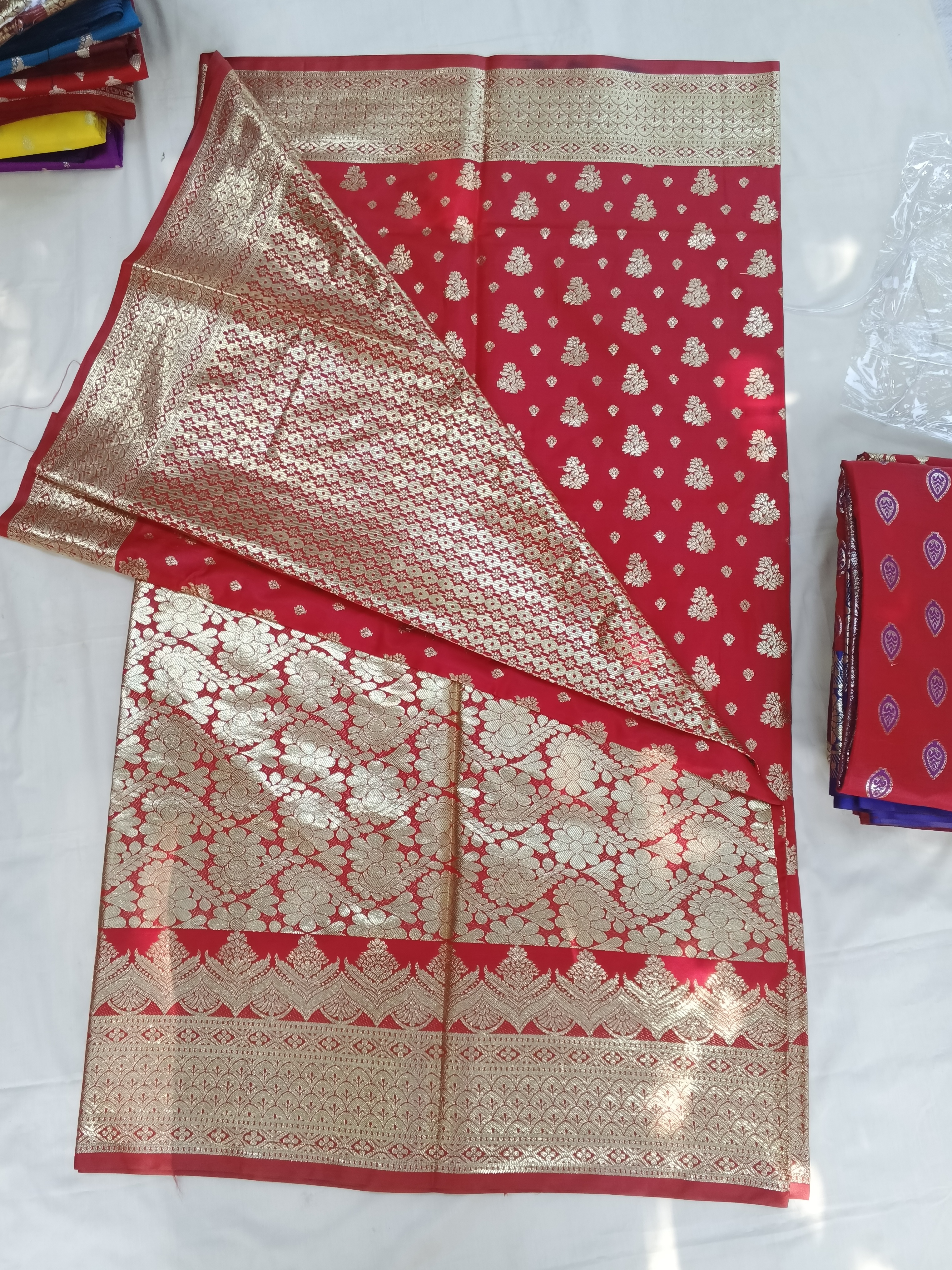প্রিমিয়াম সফ্ট সিল্ক কাতান শাড়ি ও ব্লাউজ