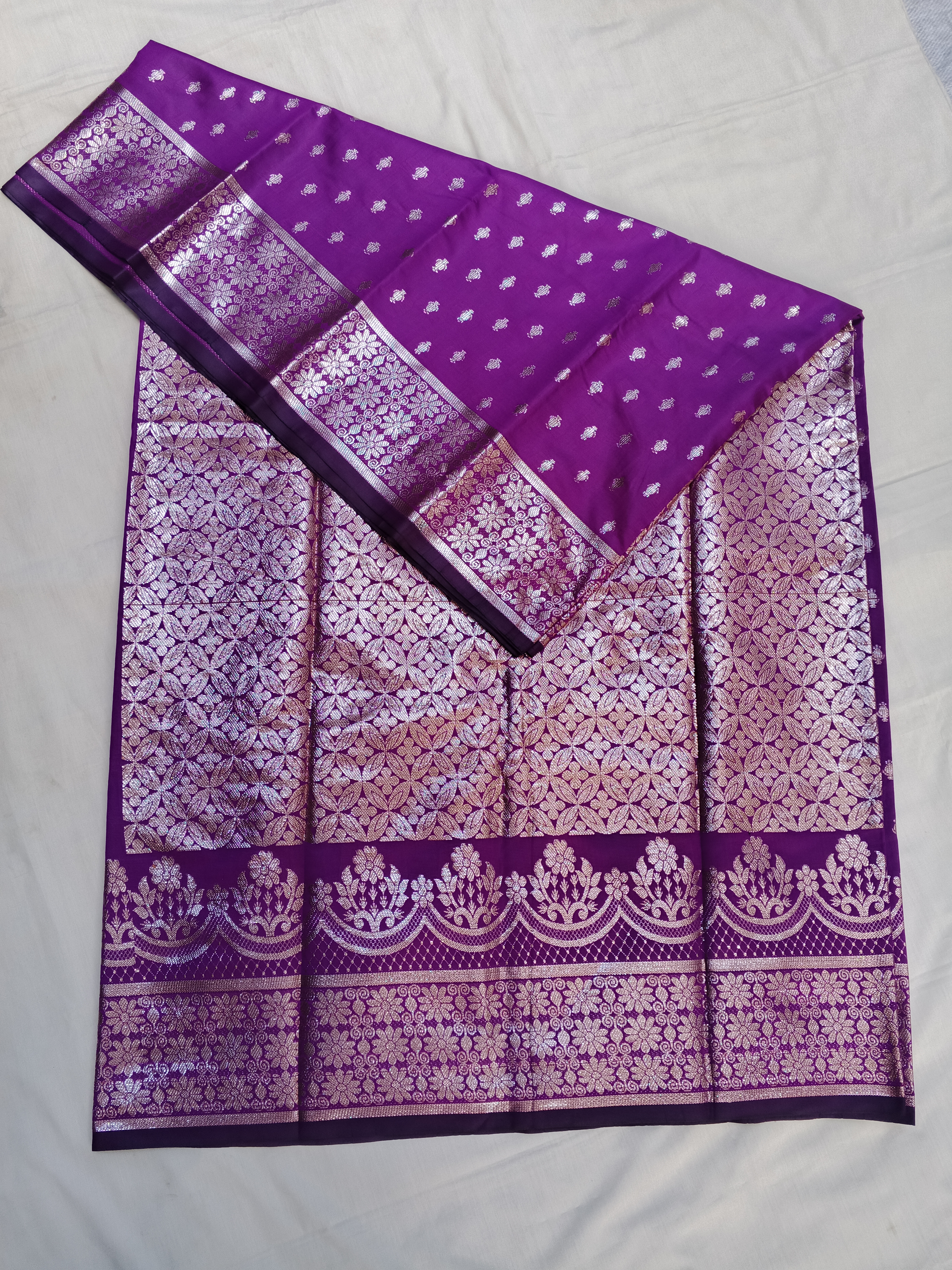প্রিমিয়াম সফ্ট সিল্ক কাতান শাড়ি