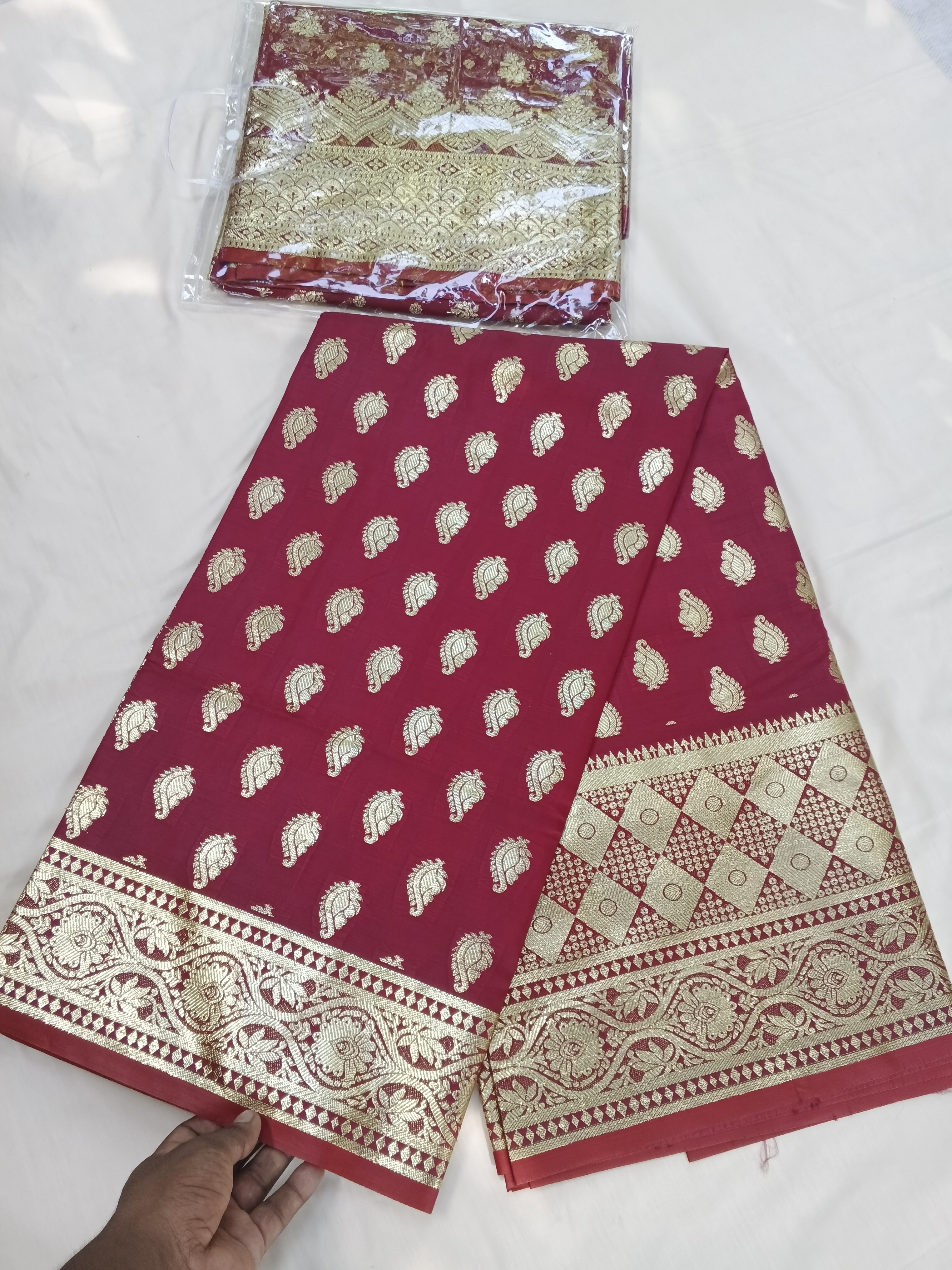 প্রিমিয়াম সফ্ট সিল্ক কাতান শাড়ি